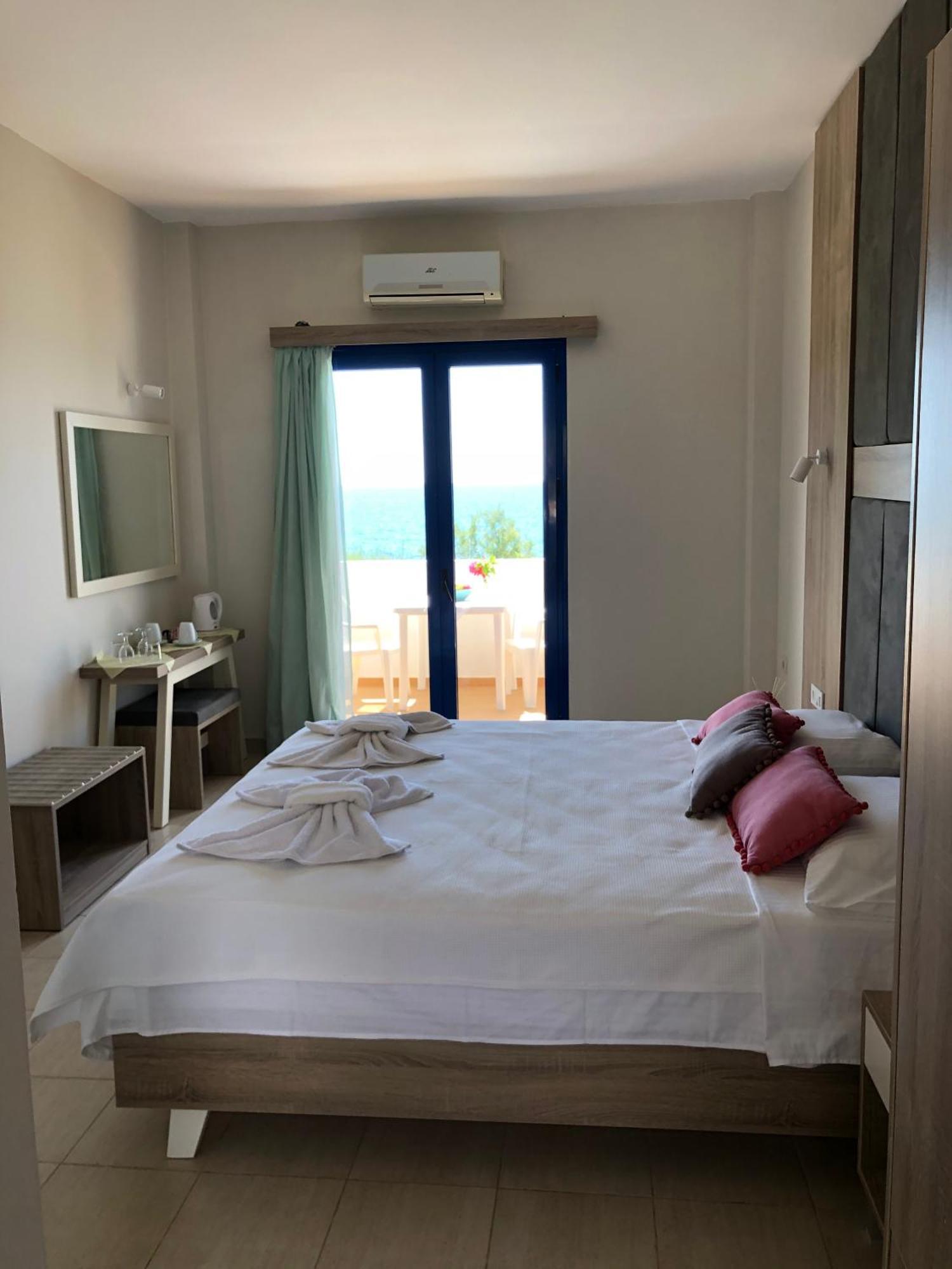 Hotel Taverna Akrogiali Loutro