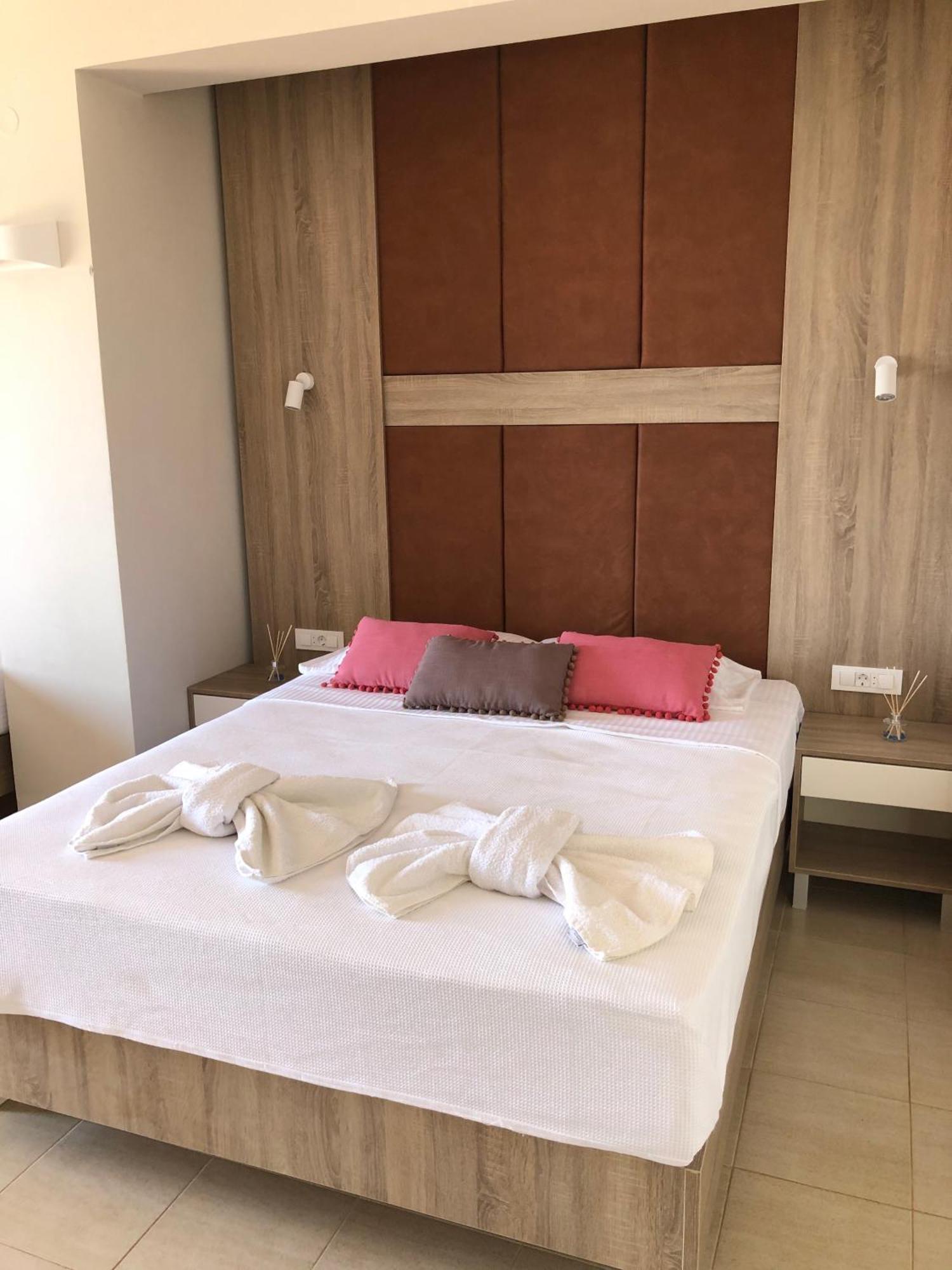Taverna Akrogiali Hotel *